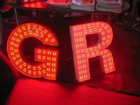 含山LED发光字常见的安装误区。